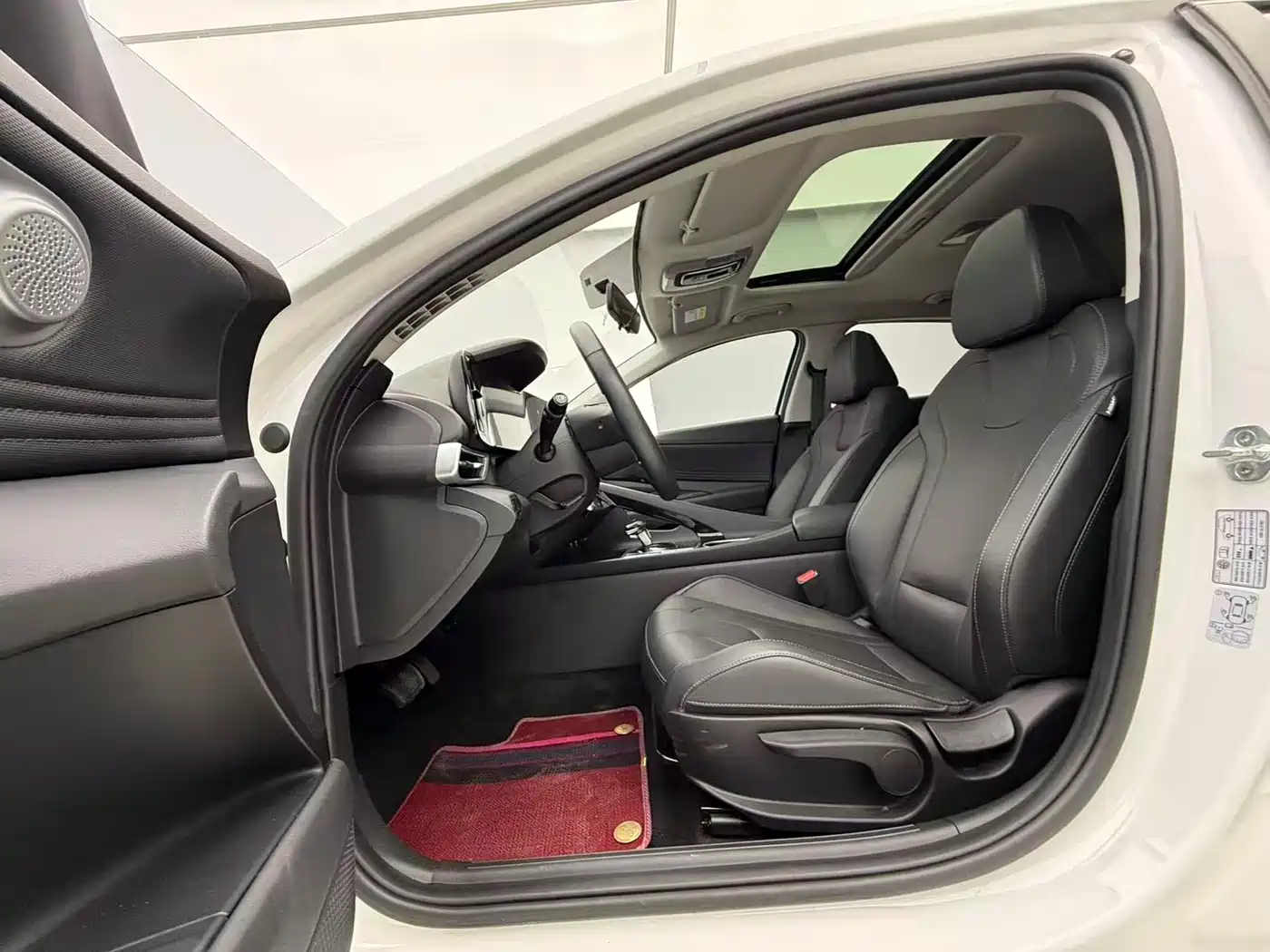 Hyundai Elantra 2022 1.5L CVT GLX Elite Edition фото 9
