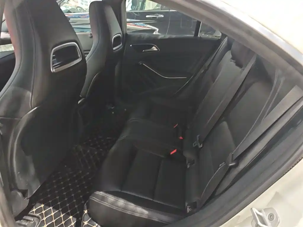 Mercedes-Benz CLA (Import) 2017 Facelift CLA 200 Style фото 17