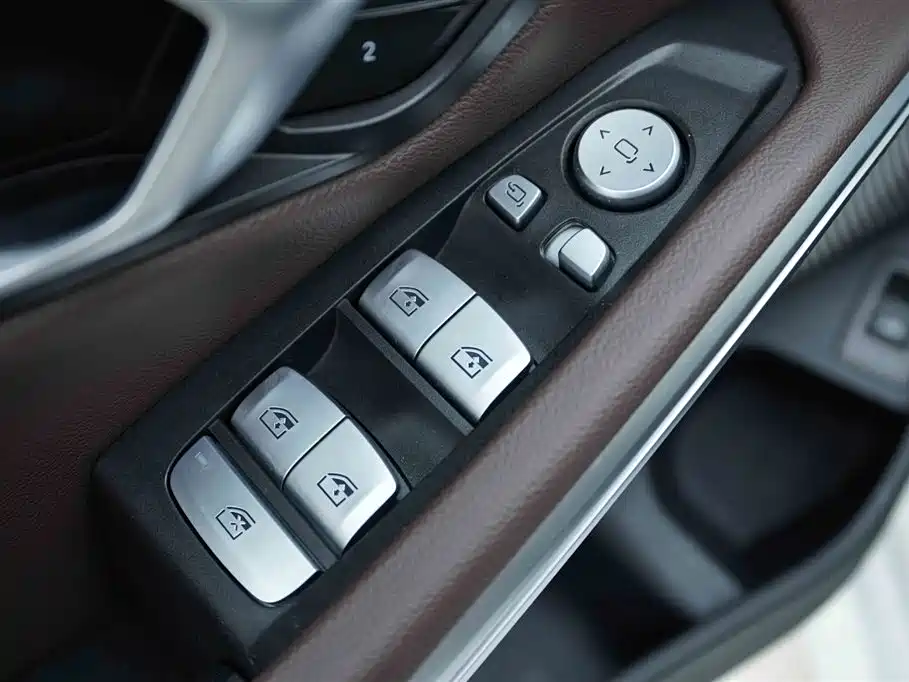 BMW 3 Series 2024 325Li M Sport Package фото 11