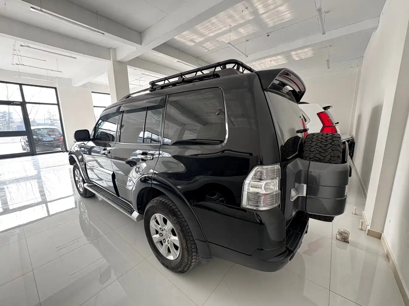 Mitsubishi Pajero (Import) 2019 3.0L Auto Standard Version фото 5