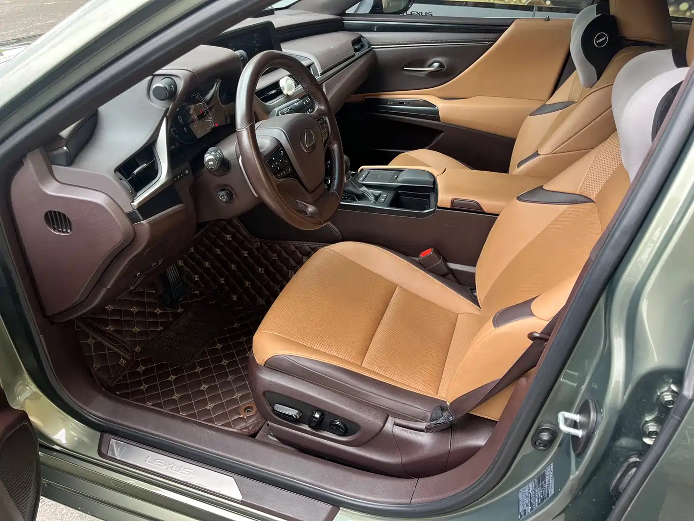 Lexus ES 2021 200 Excellence Edition фото 9