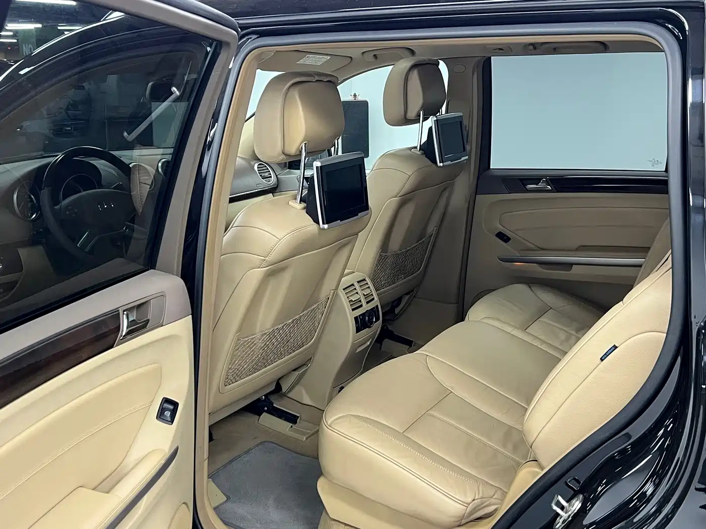 Mercedes-Benz GL-Class 2011 GL 450 4MATIC Premium фото 9