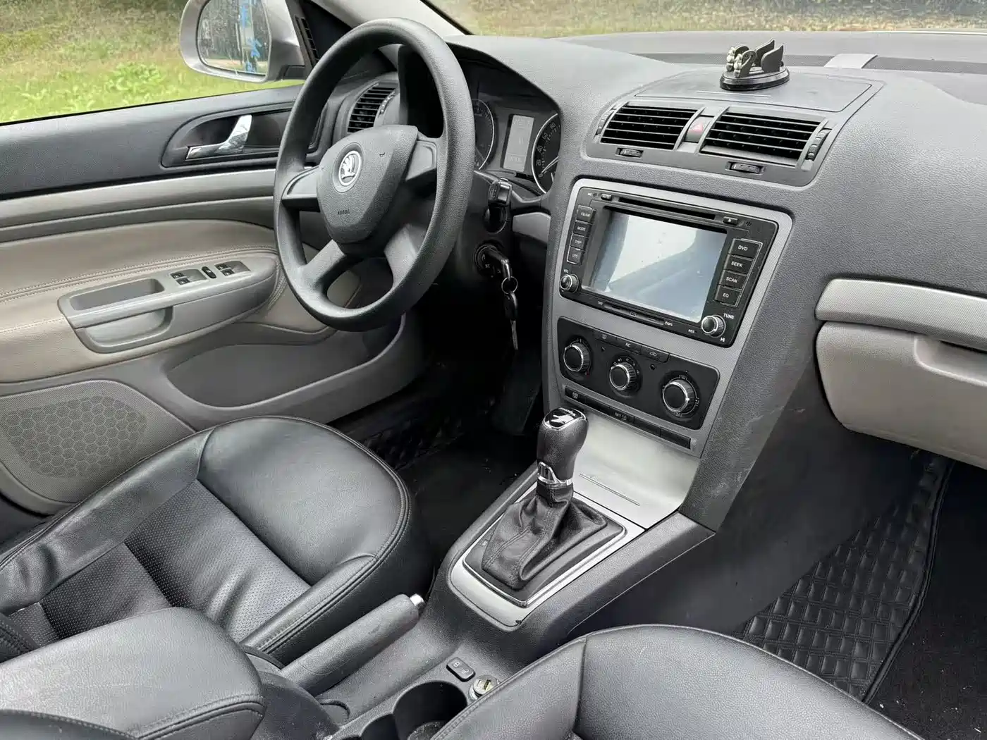 Škoda Octavia 2012 1.6L Auto Yijun Edition фото 12