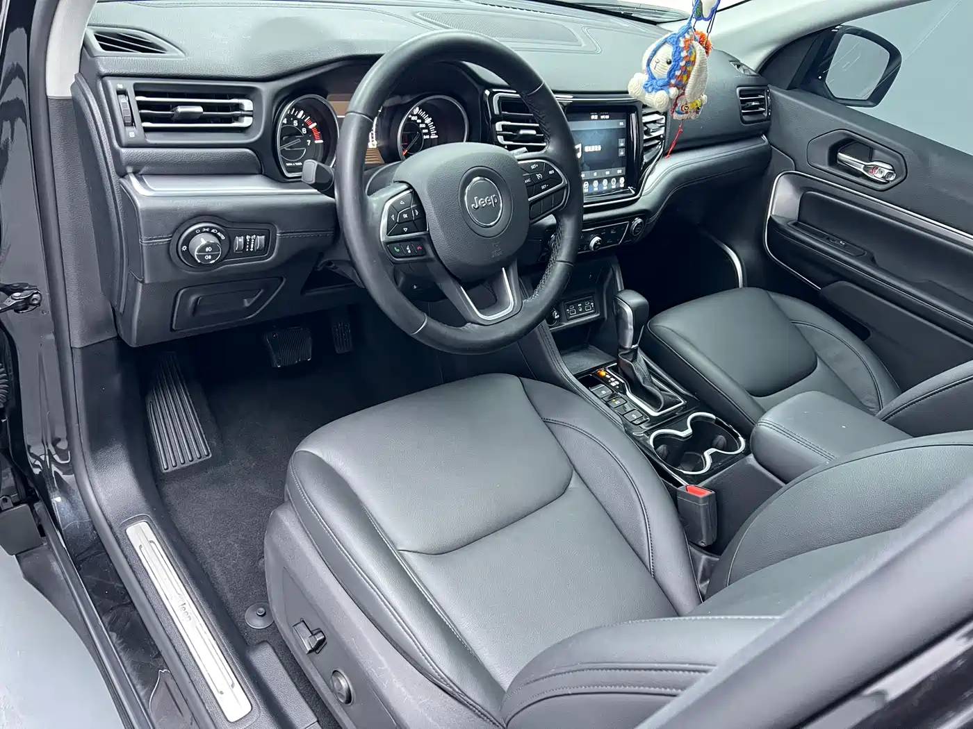 JEEP GRAND COMMANDER