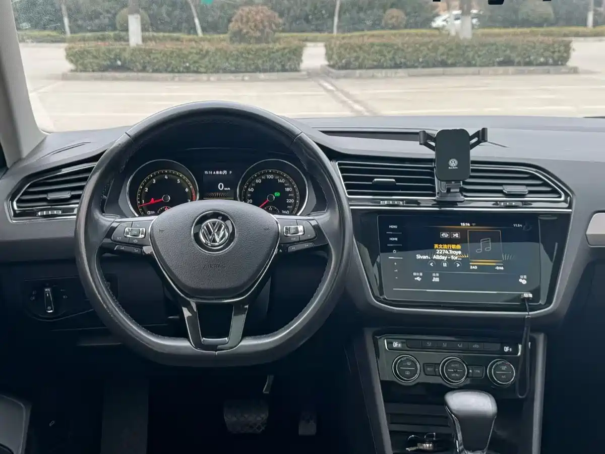 Volkswagen Tiguan L 2019 330TSI Automatic 2WD Panorama Comfort Edition China VI фото 5