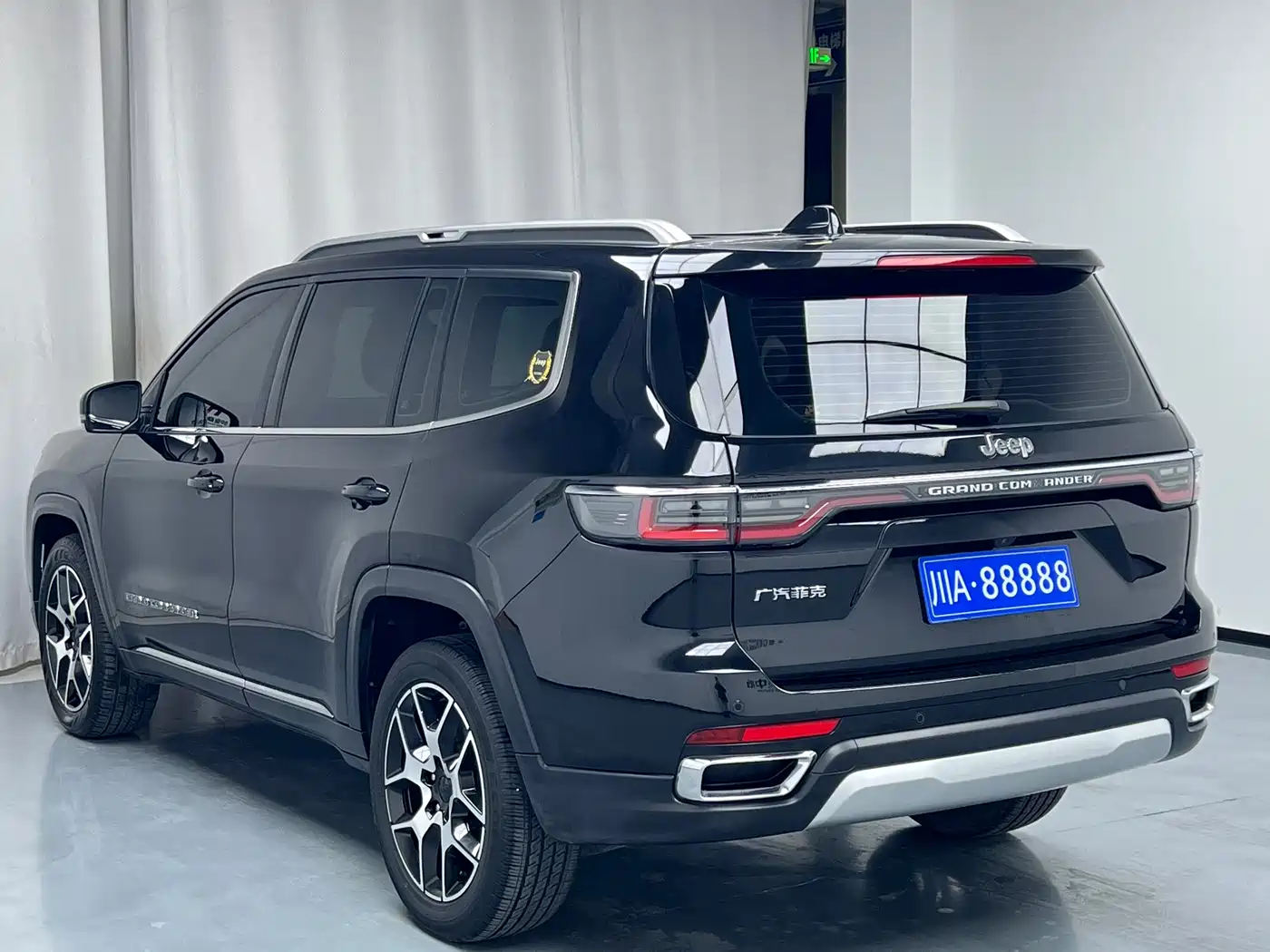 JEEP GRAND COMMANDER