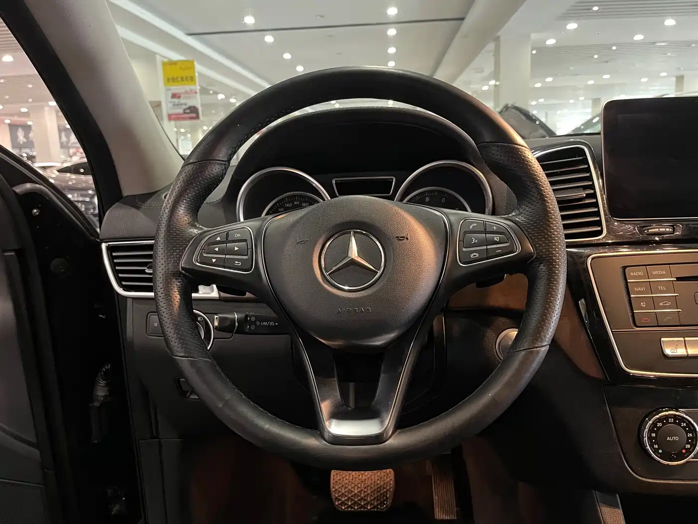 Mercedes-Benz GLE Coupe 2015 GLE 320 4MATIC Coupe SUV фото 12