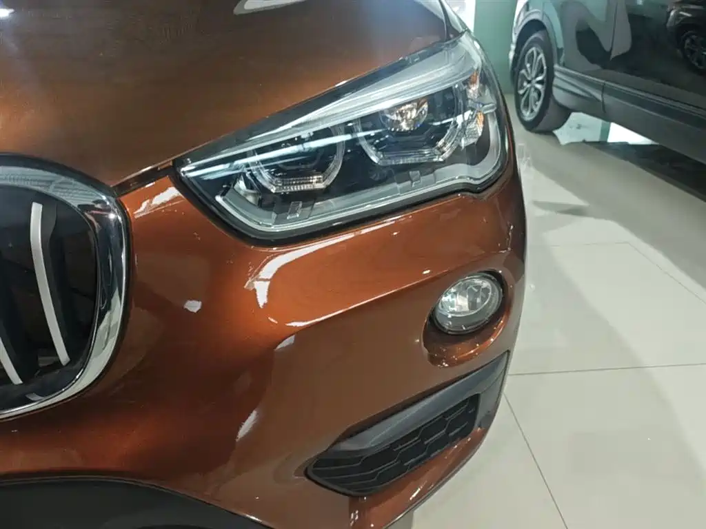 BMW X1 2016 sDrive18Li Premium Model фото 24