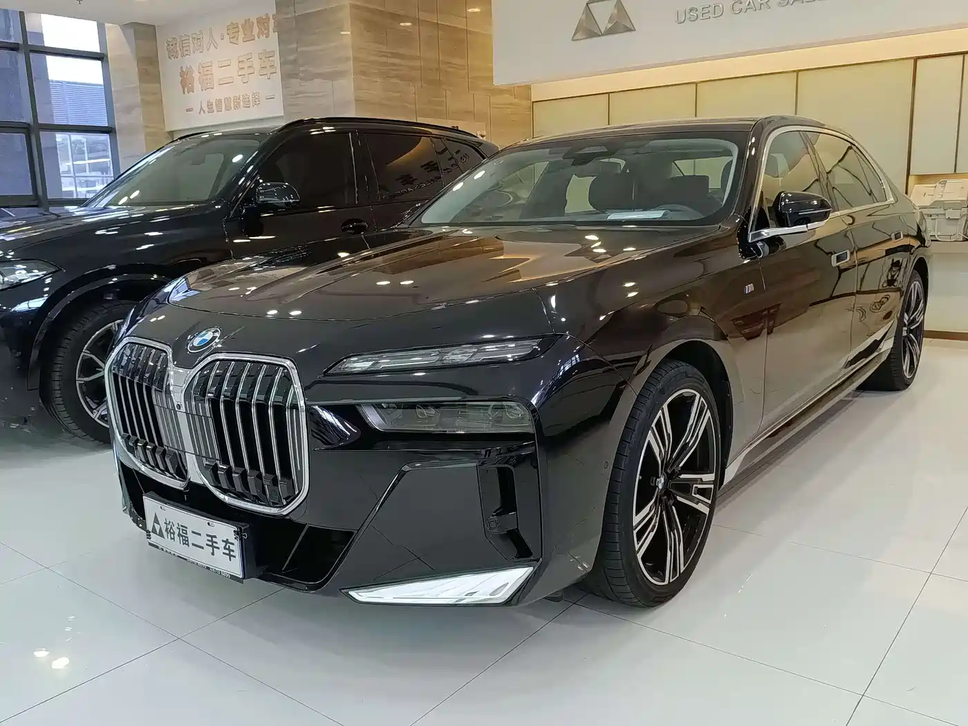 BMW 7 Series 2023 Model 740Li Leading M Sport Package