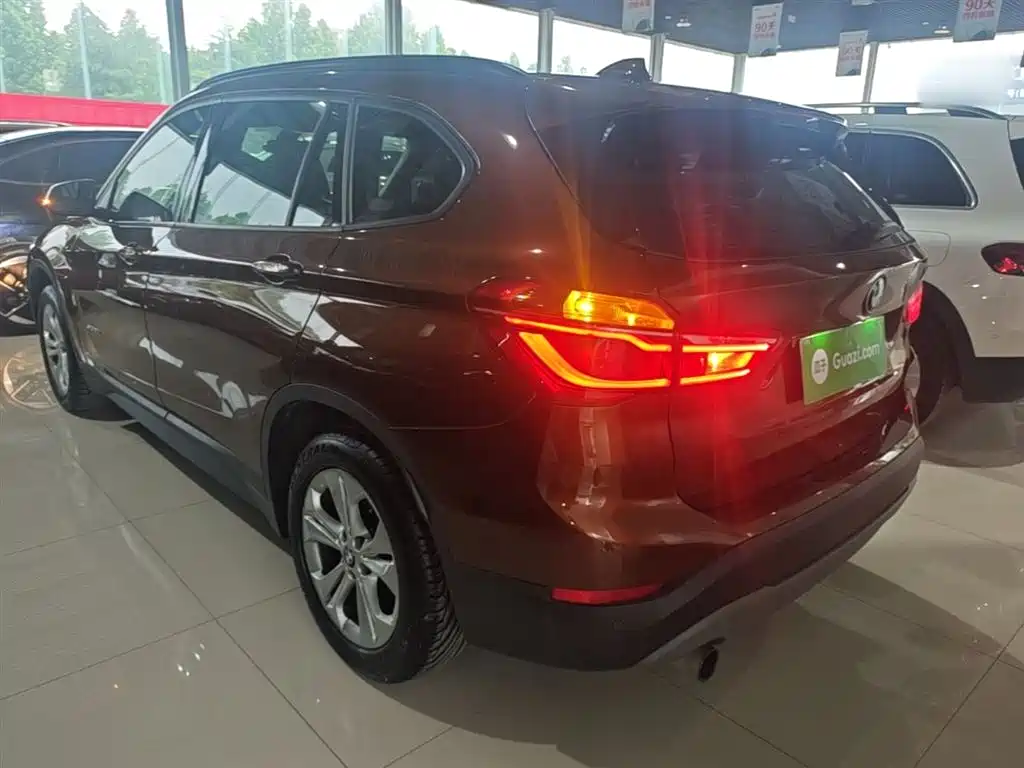 BMW X1 2016 sDrive18Li Premium Model фото 5