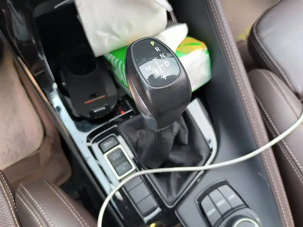 BMW X1 2019 sDrive18Li Premium Model фото 7