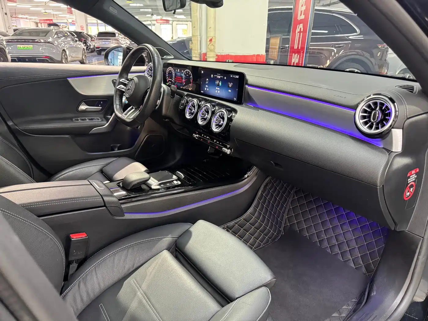 Mercedes-Benz A-Class AMG 2024 Facelift AMG A 35 L 4MATIC фото 15