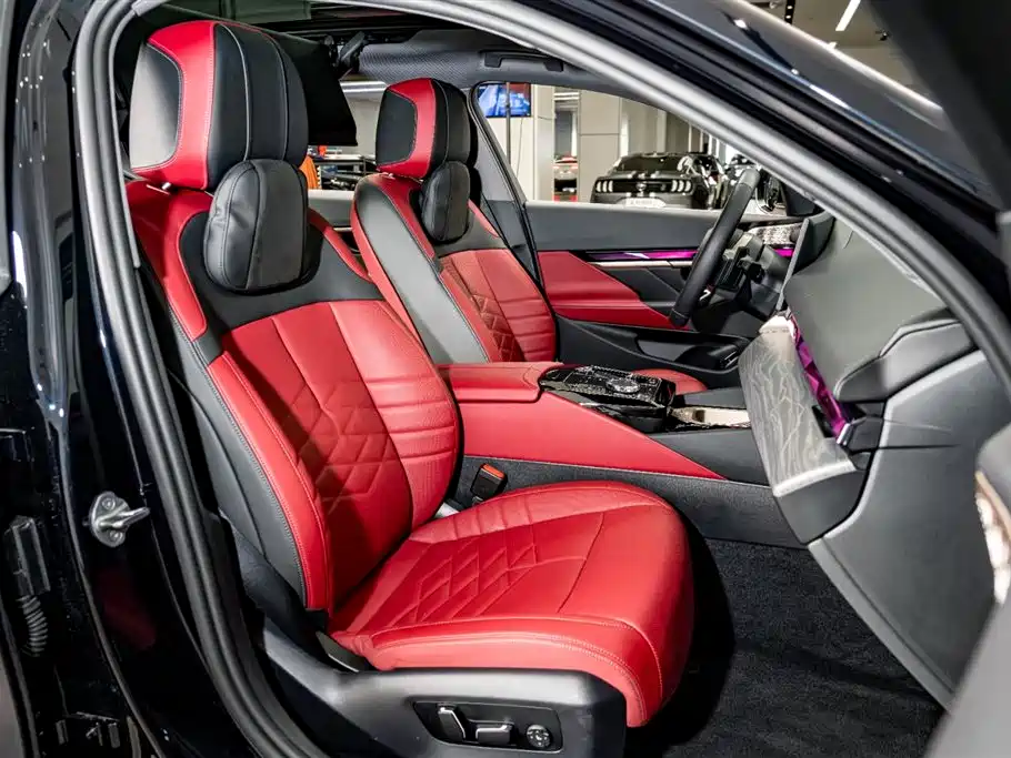 BMW 5 Series 2025 530Li Premium M Sport Package фото 23