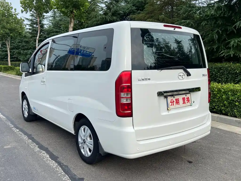 JAC Refine M3 2016 2016 IKEA Edition 1.6L Luxury Smart