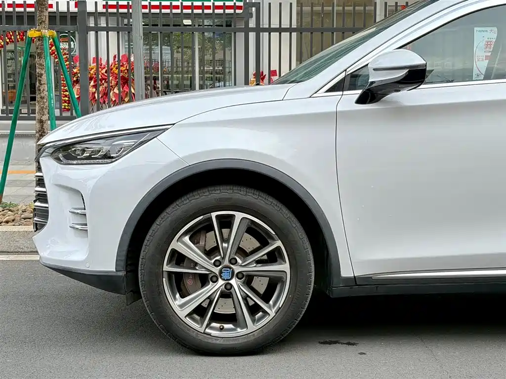 BYD Tang New Energy 2018 DM 2.0T Full-time 4WD Smart Connect Creation Edition 5-seater China V фото 4