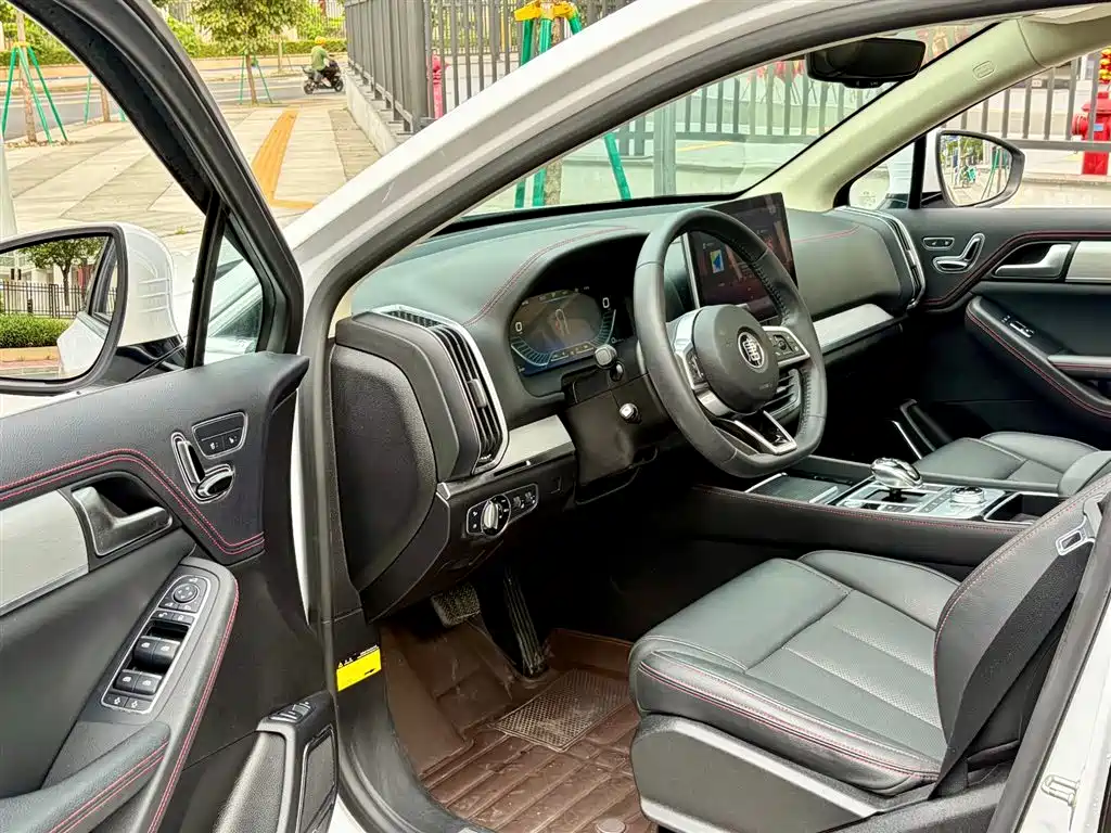 BYD Tang New Energy 2018 DM 2.0T Full-time 4WD Smart Connect Creation Edition 5-seater China V фото 5