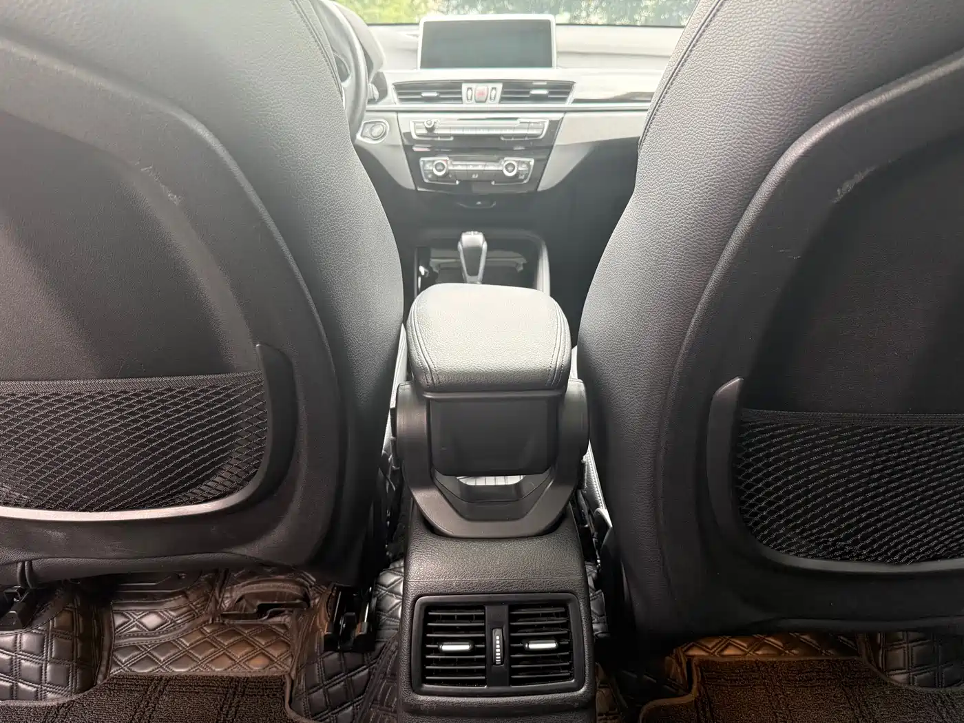 BMW X1 2019 sDrive18Li Premium Model фото 8