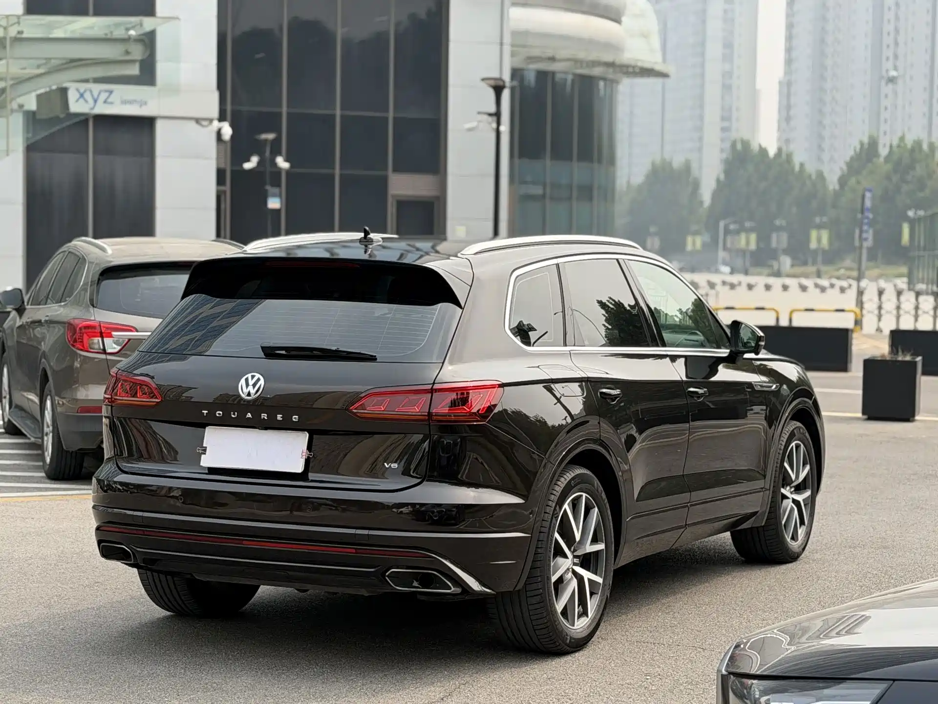 Фото 13 - Volkswagen Touareg
