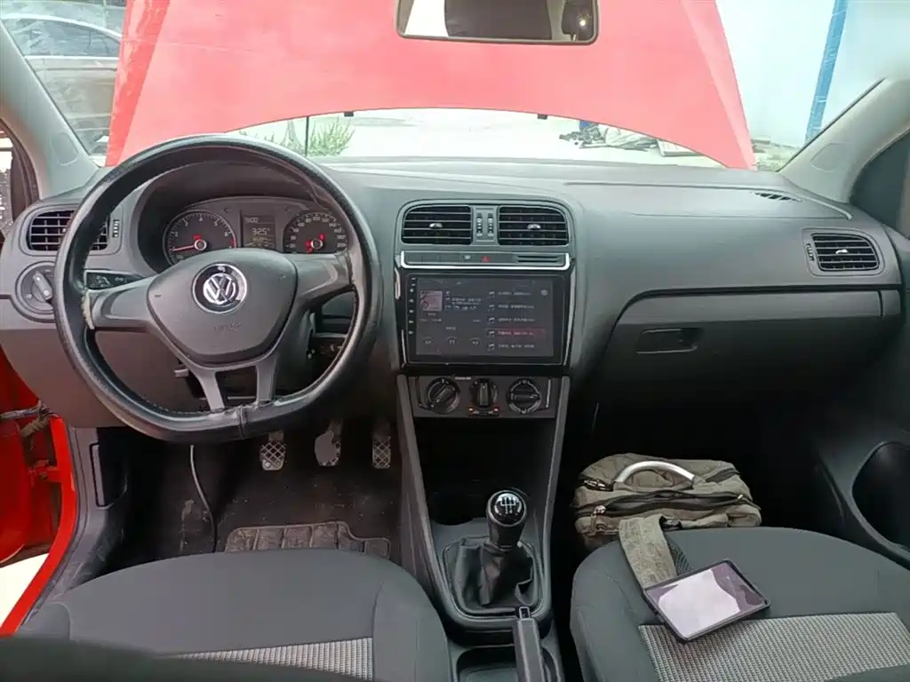Volkswagen Polo 2016 1.4L Manual Trend фото 10