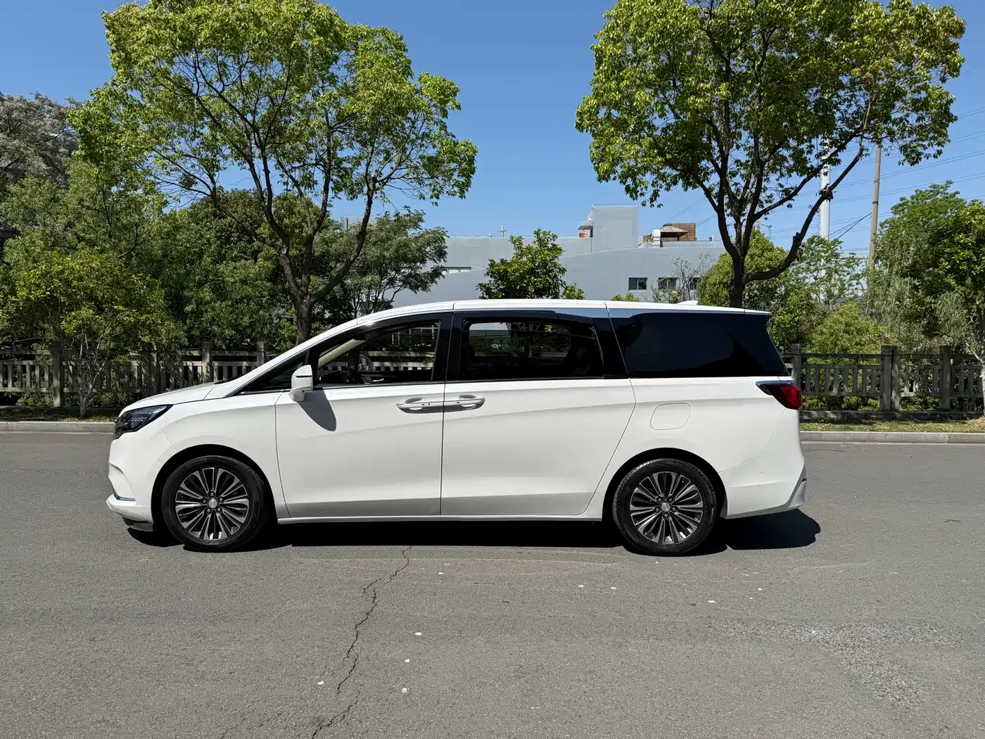 Buick GL8 2021 ES Landlord 653T Luxury фото 8