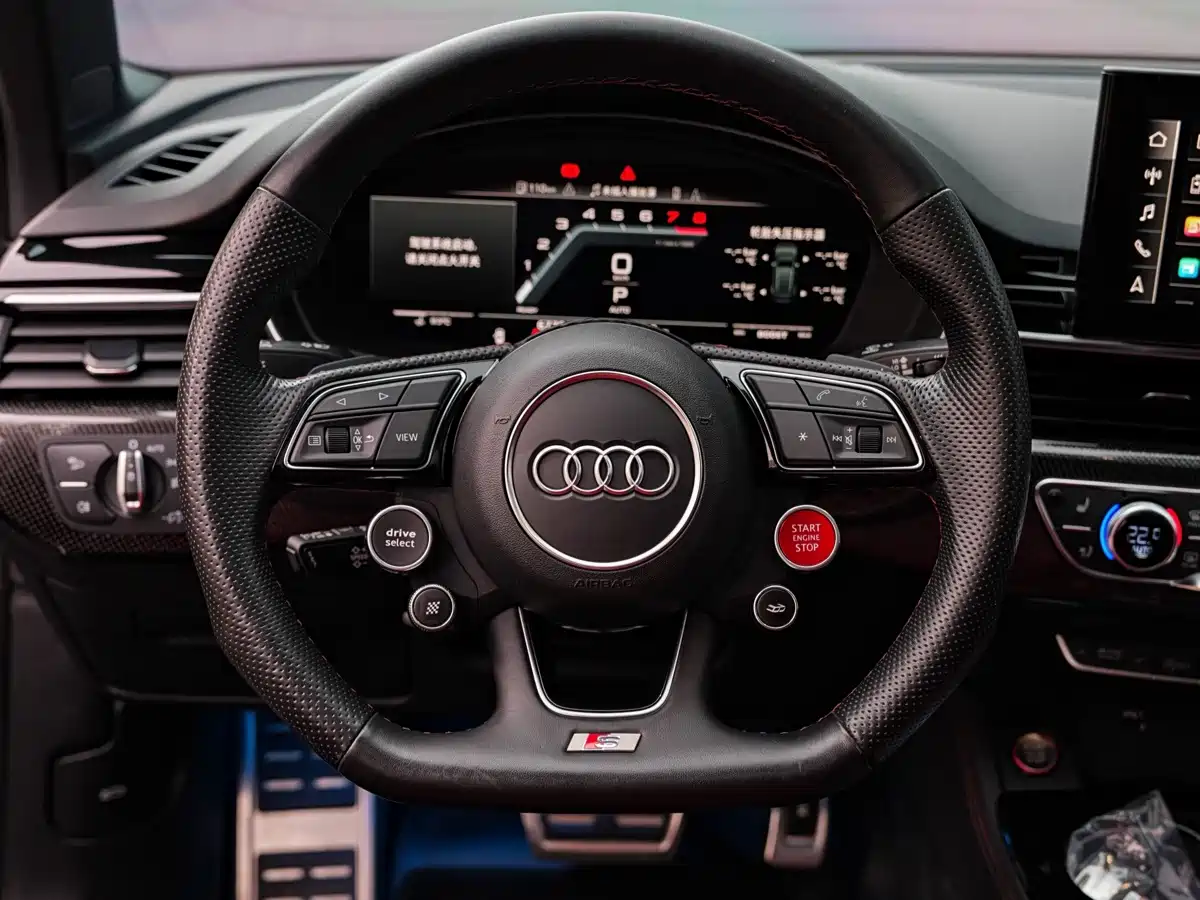 Фото 10 - Audi S4