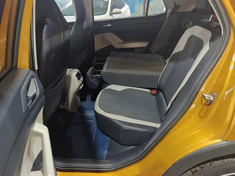 Volkswagen T-Cross 2019 1.5L Automatic Comfort Edition фото 11