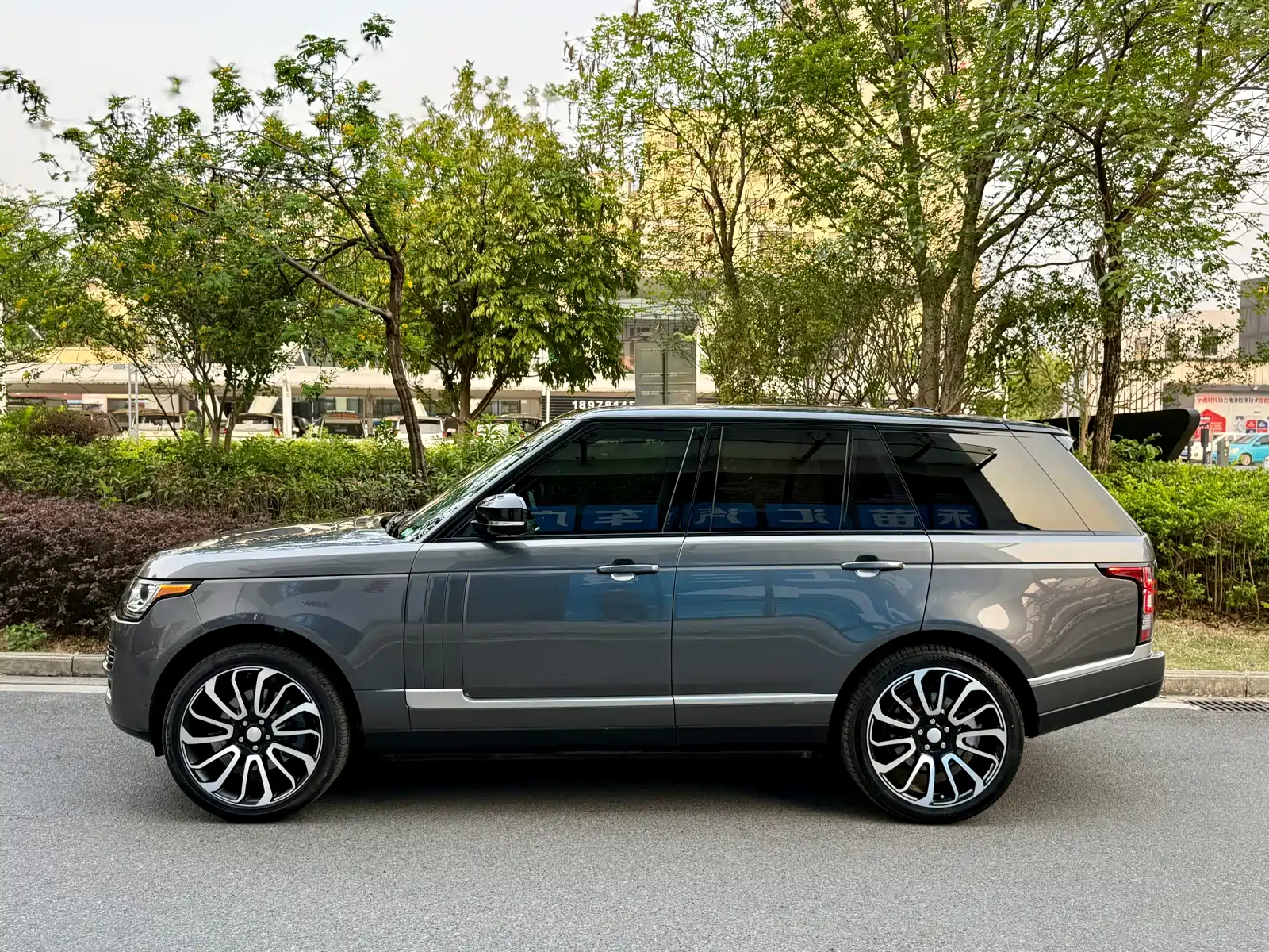 Фото 3 - Land Rover Range Rover