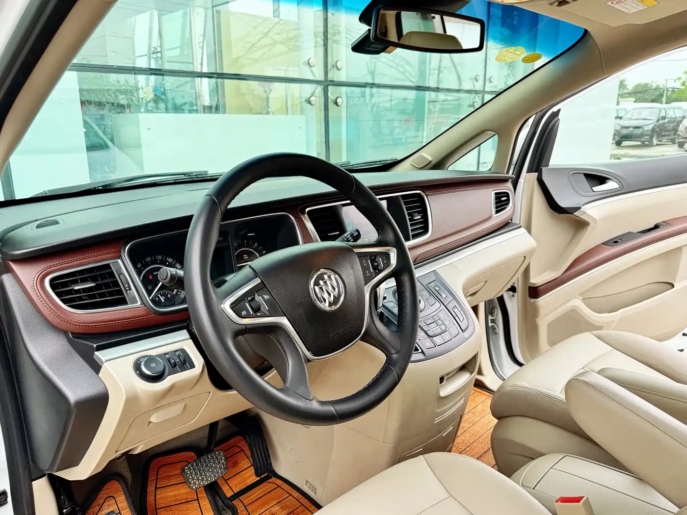 Buick GL8 2018 28T Luxury Model China VI фото 10