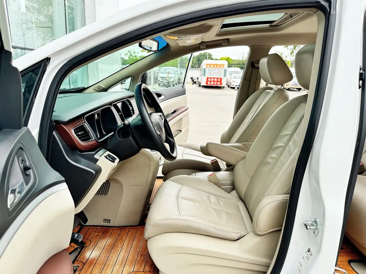 Buick GL8 2018 28T Luxury Model China VI фото 18