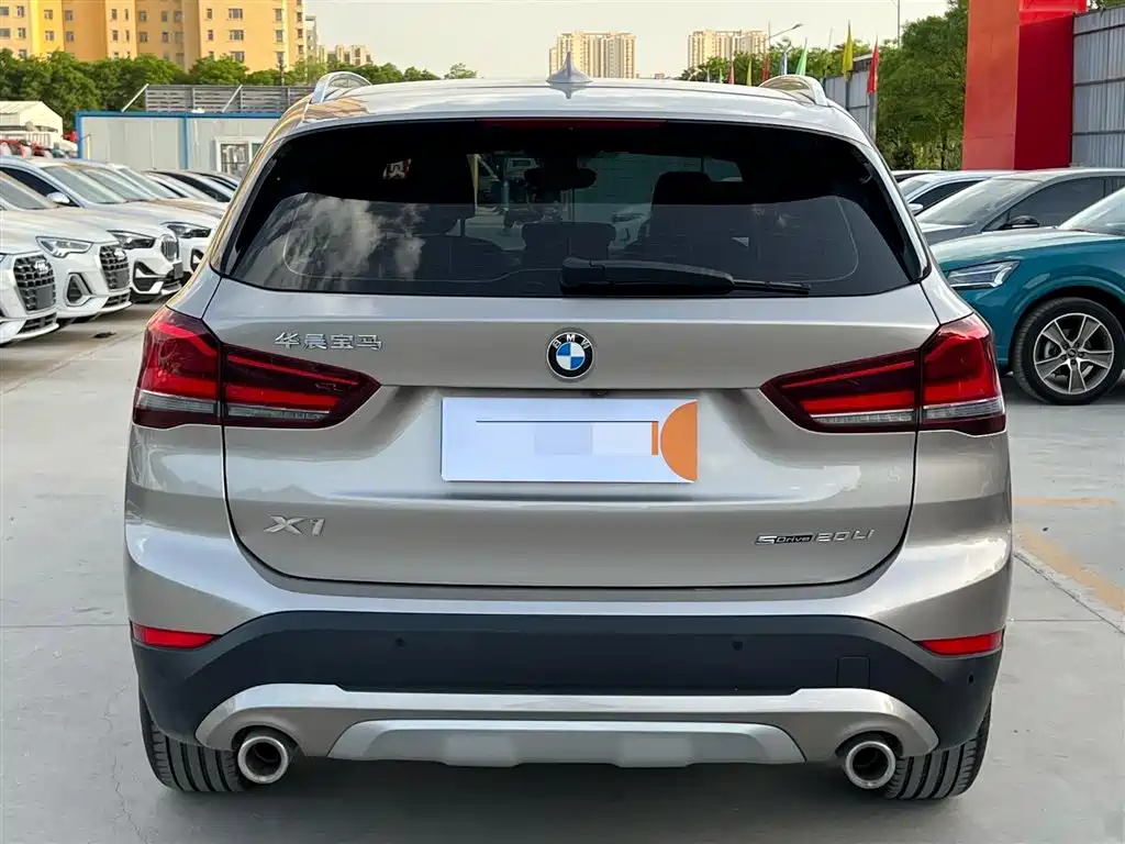 BMW X1 2022 sDrive20Li Fashion фото 6