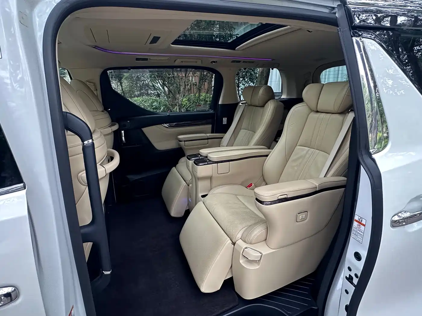 Toyota Alphard 2018 Facelift 3.5L Premium Edition фото 6