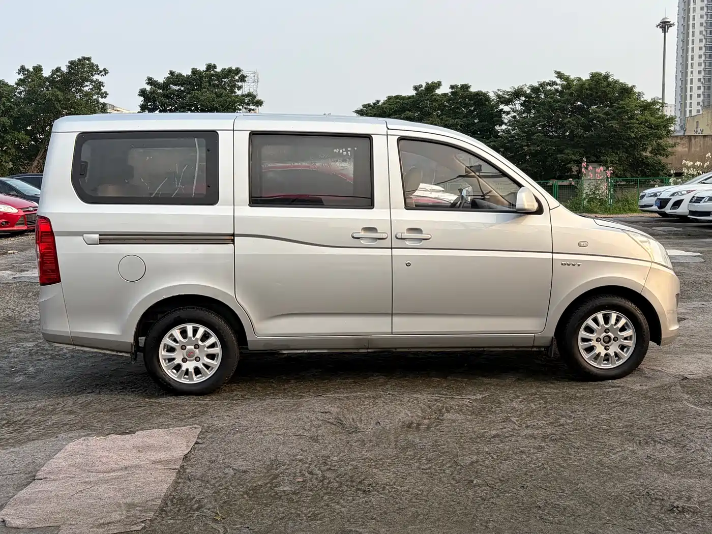 Фото 4 - Wuling Motors Wuling Rongguang V