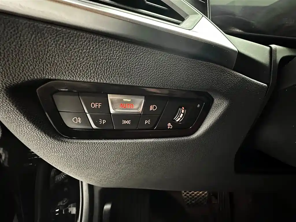 BMW 3 Series 2023 320Li M Sport Package фото 18