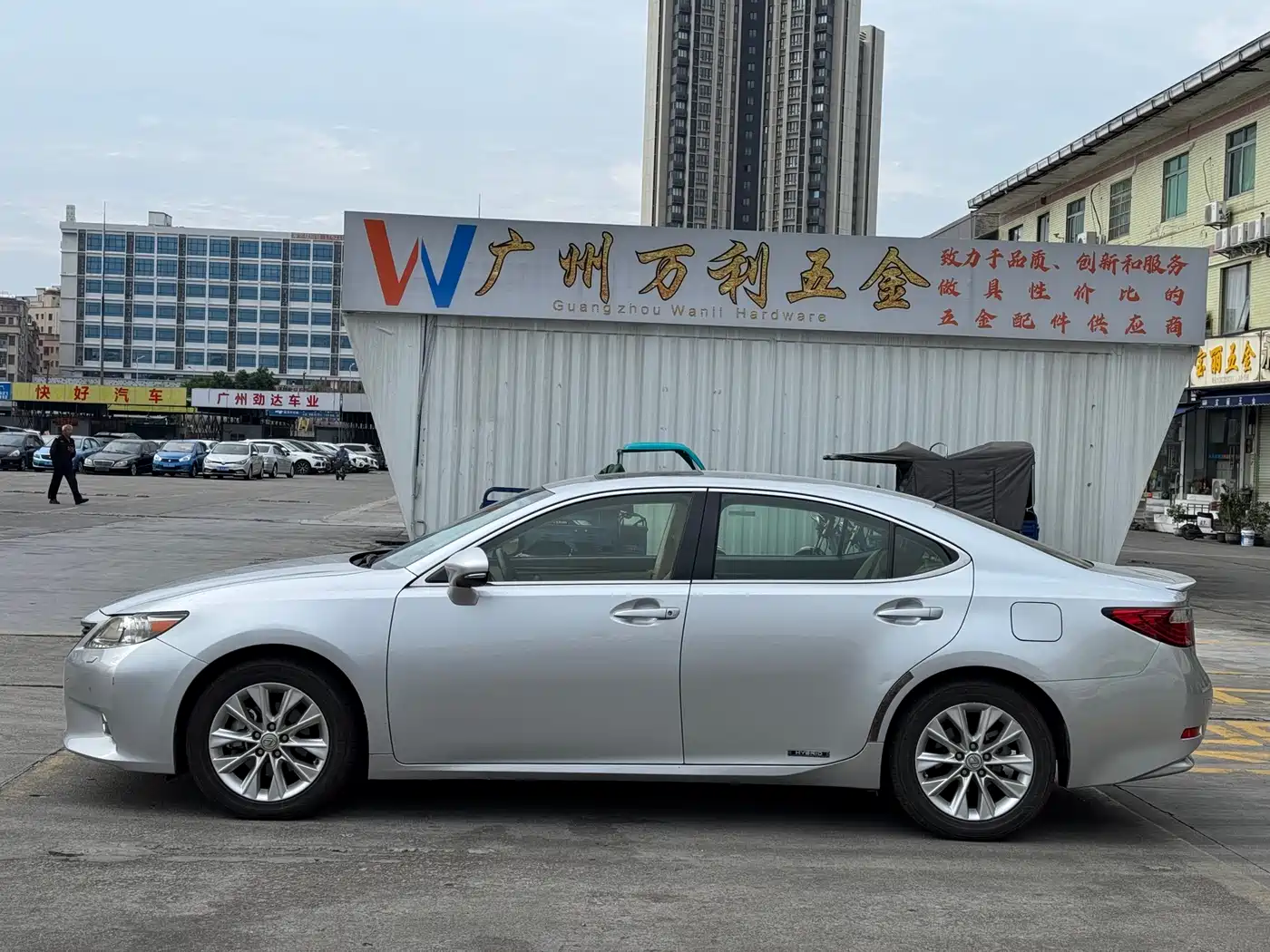 Lexus ES 2013 300h Elite Edition фото 4