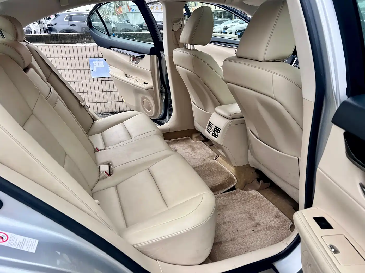 Lexus ES 2013 300h Elite Edition фото 11