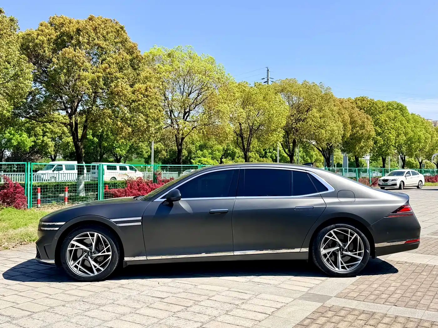 Genesis G90 2023 3.5T Luxury Version фото 3
