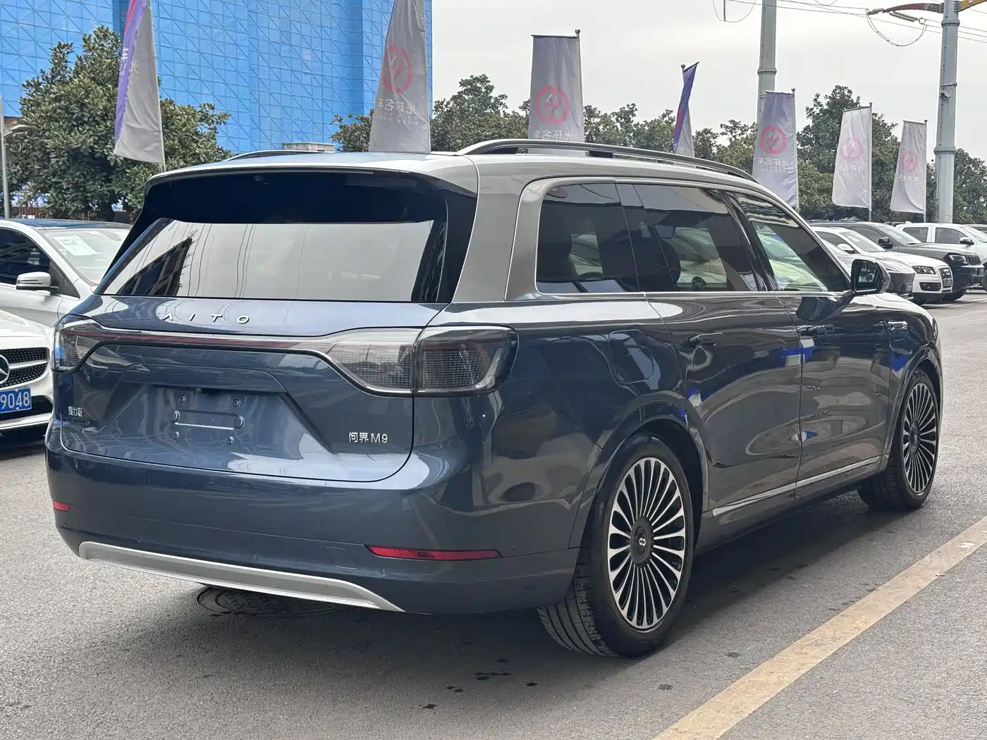 AITO Wenjie AITO M9 2024 Model Extended Range Ultra Edition 52kWh 5-Seater фото 6