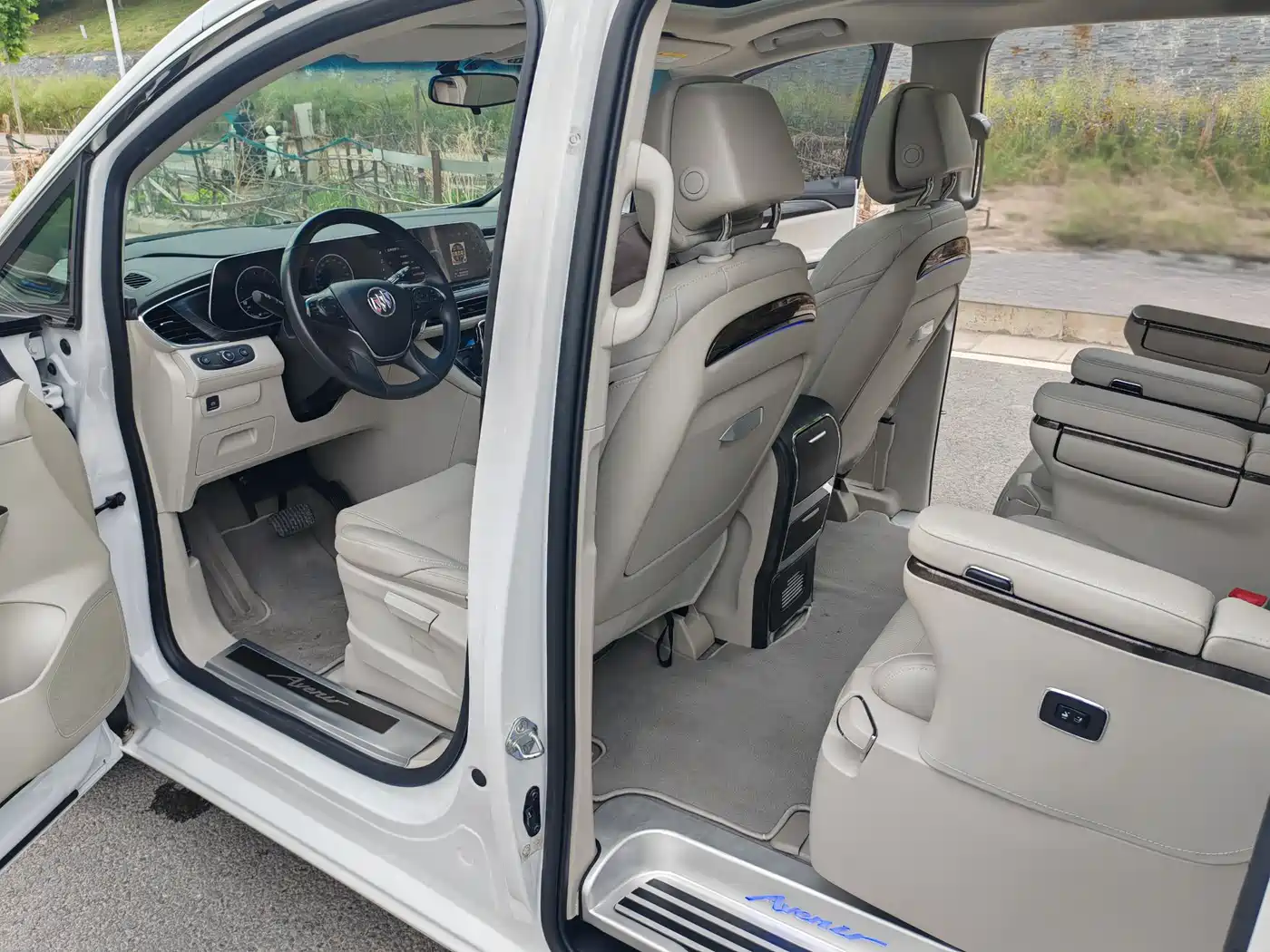 Buick GL8 2022 ES Landmark 653T Comfort фото 9