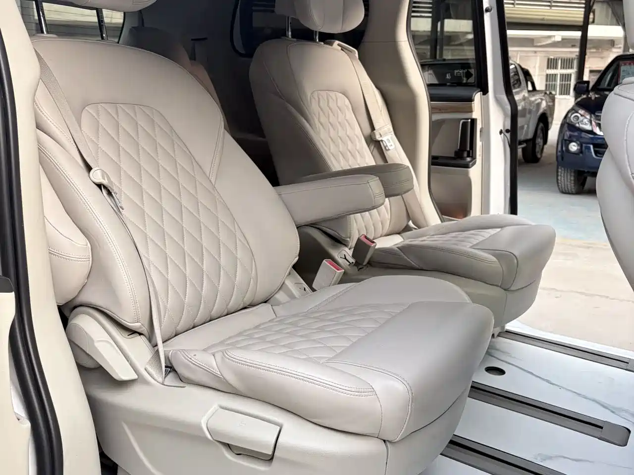 Buick GL8 2018 ES 28T Comfort Type China VI фото 11