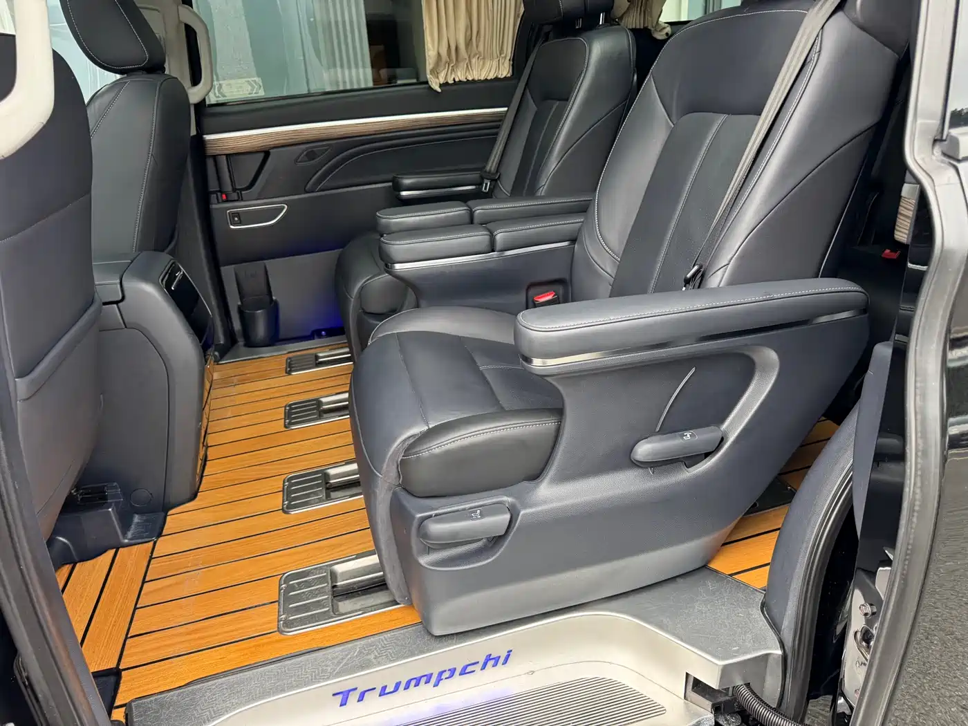 GAC Trumpchi Trumpchi M8 2021 Leading Show Series 390T Prestige Edition фото 8