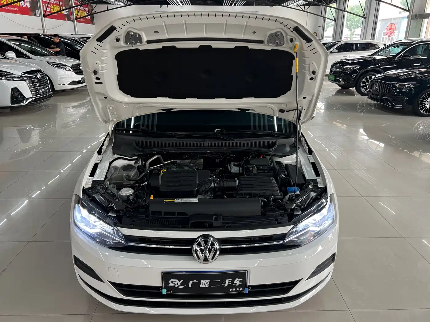 Volkswagen Polo 2019 Plus 1.5L Automatic Panorama Enjoyment Edition фото 19