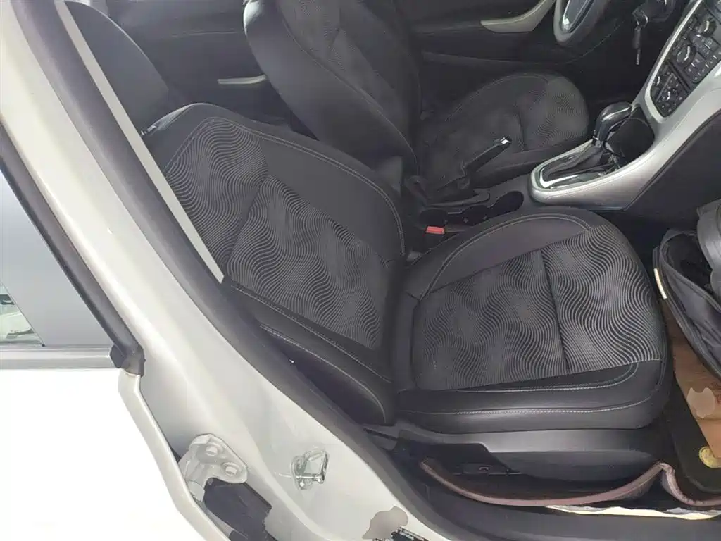 Buick Excelle 2014 XT 1.6L Automatic Fashion фото 25