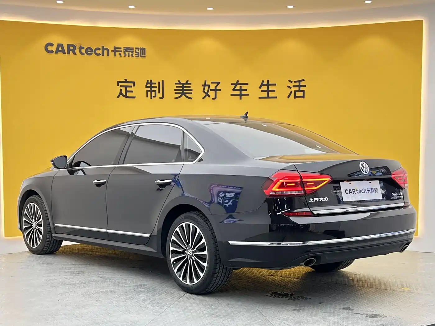 Volkswagen Passat 2017 330TSI DSG Luxury фото 28