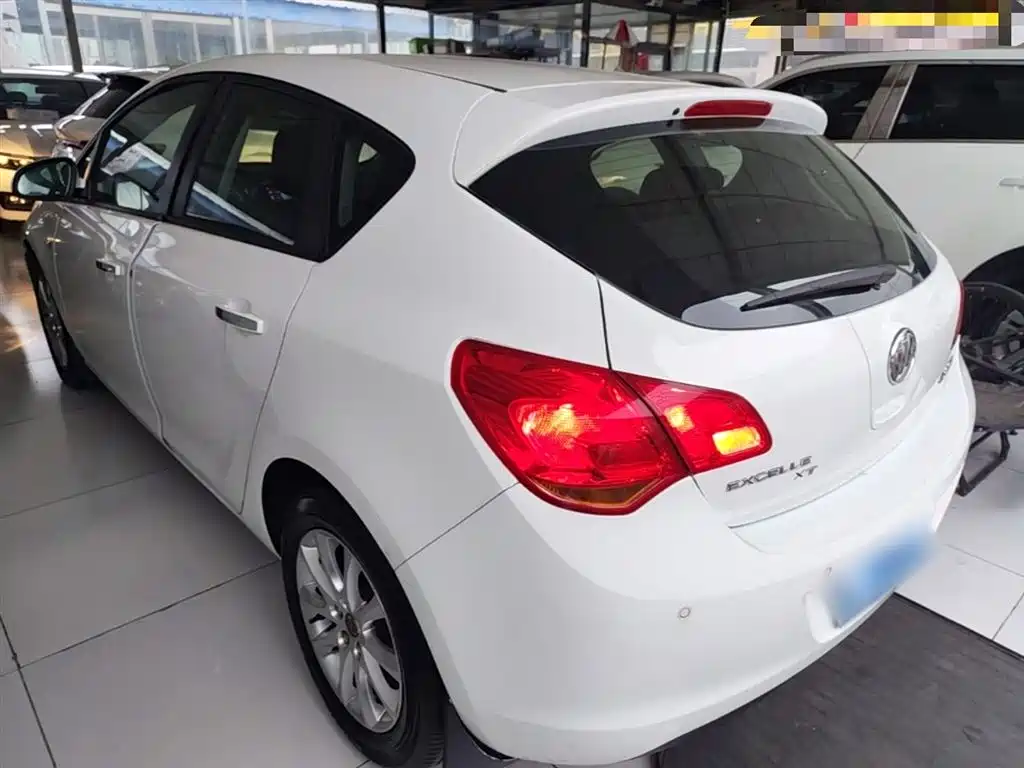 Buick Excelle 2014 XT 1.6L Automatic Fashion фото 5