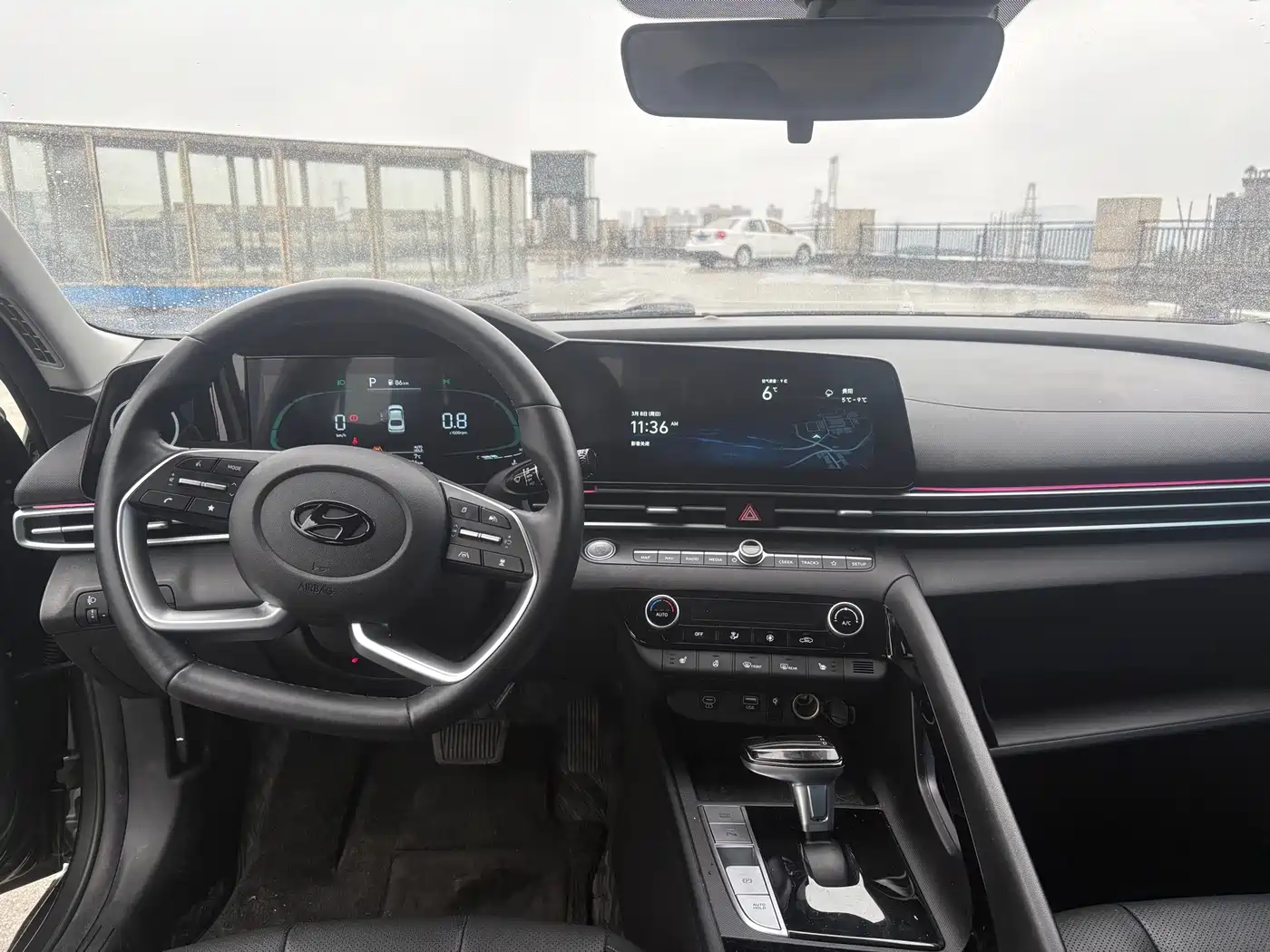 Hyundai Elantra 2023 Model 1.5L CVT LUX Premium Edition фото 11