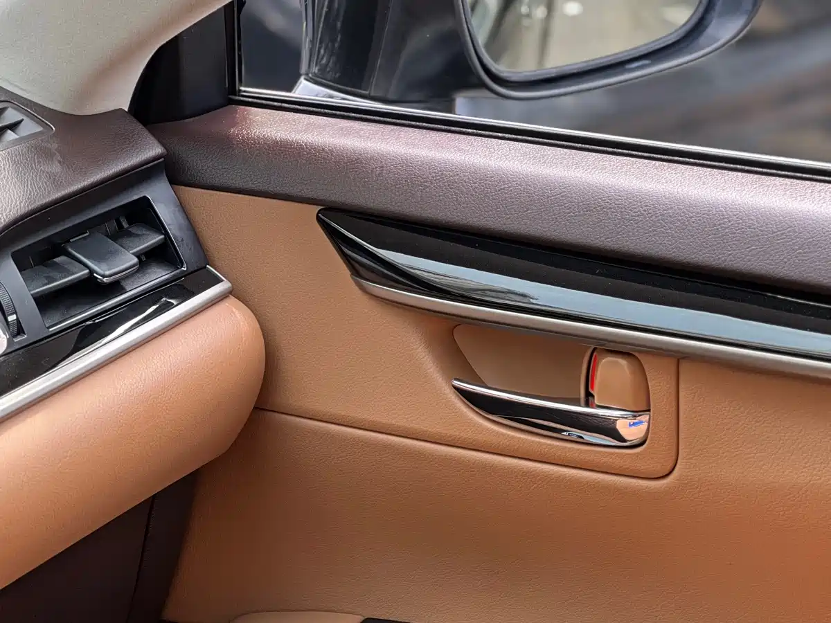 Lexus ES 2015 200 Comfort Edition фото 6
