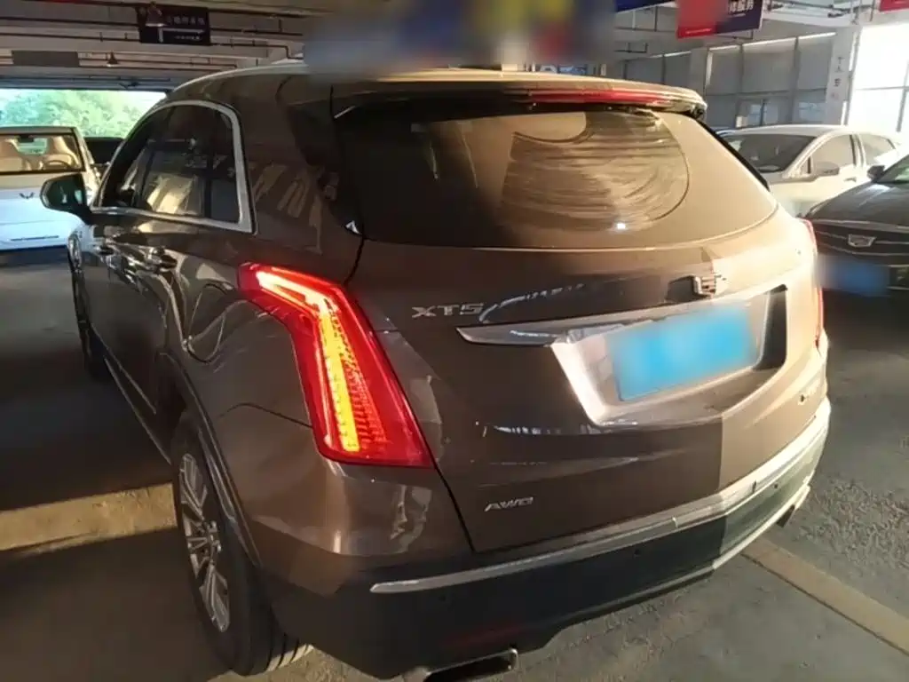 Фото 23 - Cadillac XT5