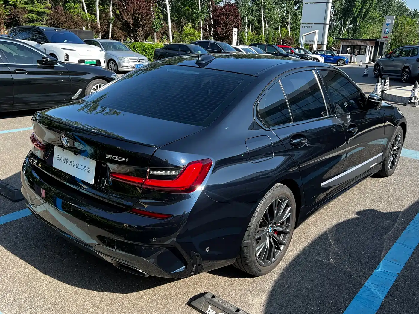 BMW 3 Series 2022 325i M Sport Shadow Edition фото 3