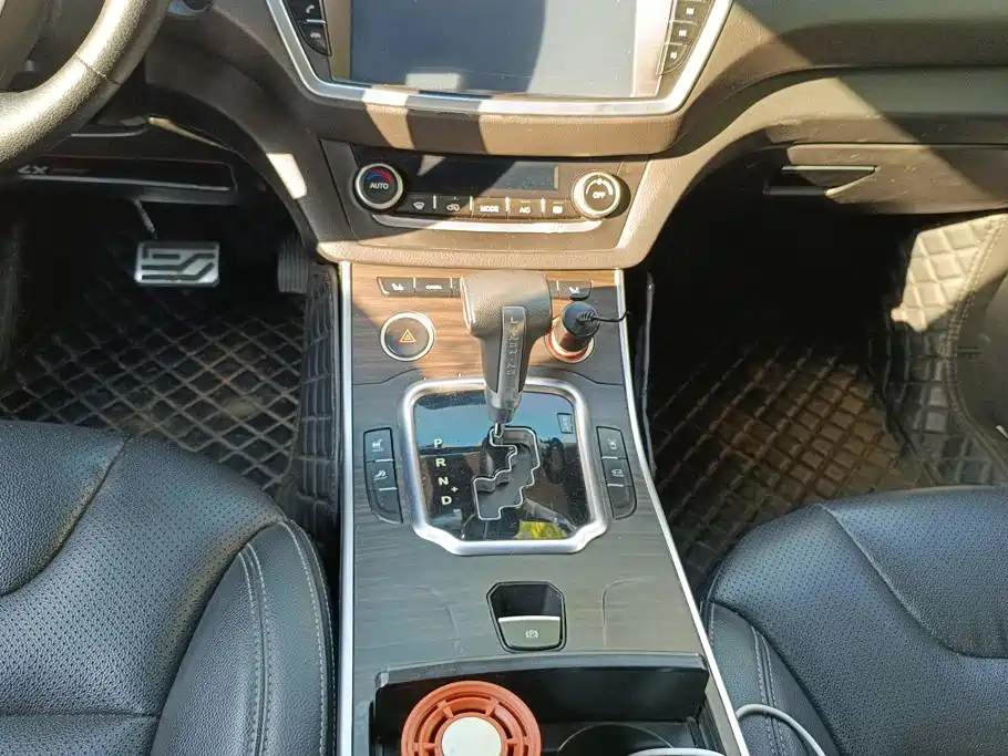 Landwind X7 2017 2016 2.0T Panorama Luxury