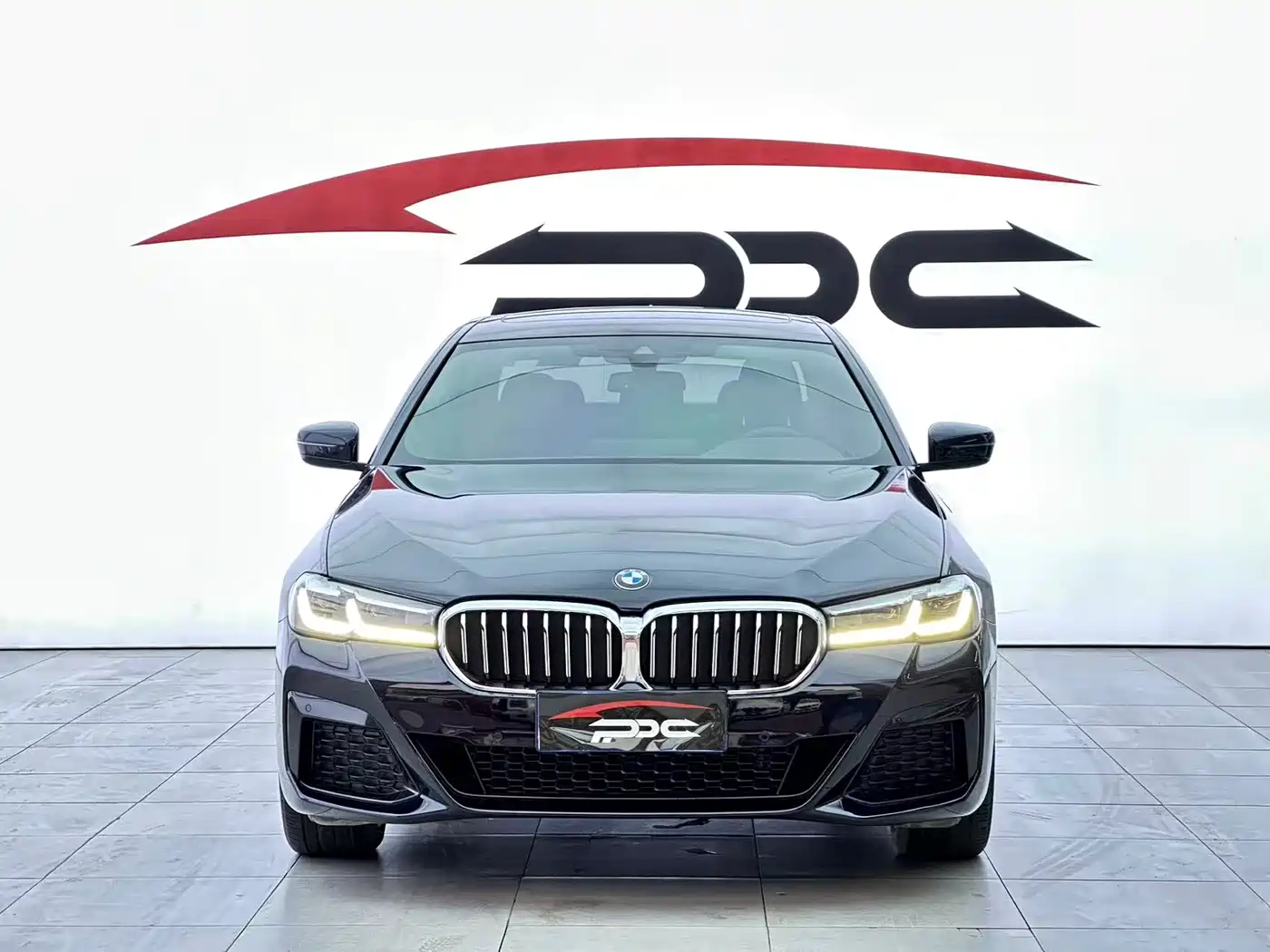 BMW 5 Series 2023 530Li Leading M Sport Package фото 2